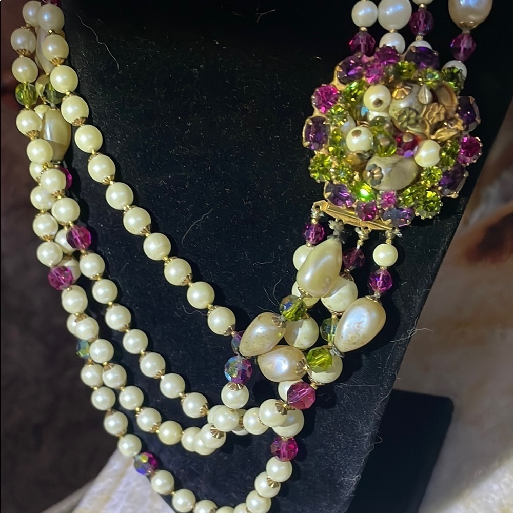 Vintage Original By Robert Elegant Pearl and Gemstone Necklace 17 1/2”